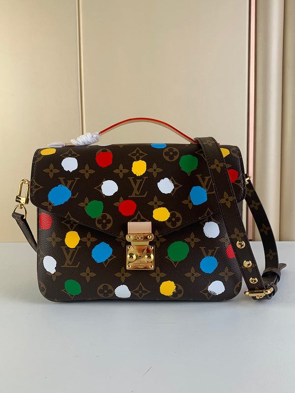 MC-LV-Bags-018