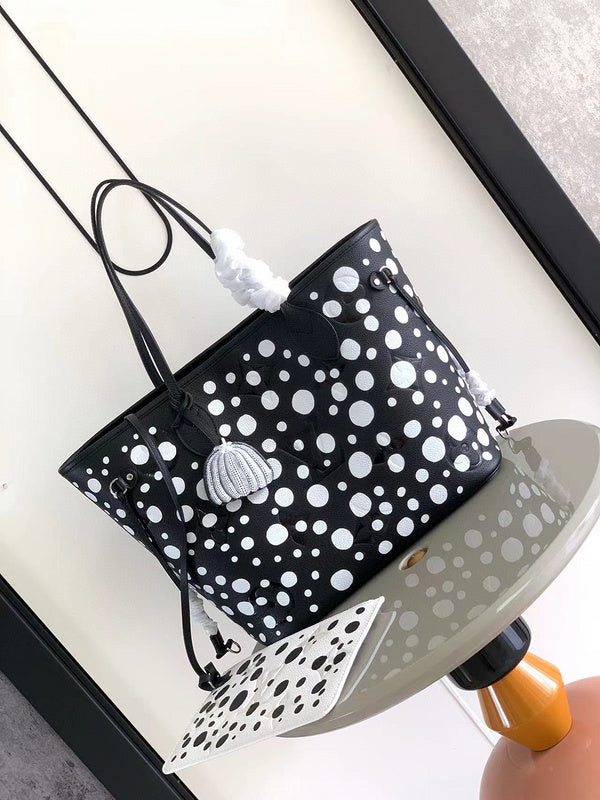 MC-LV-Bags-050
