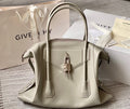 MC-GIVENCHY-010