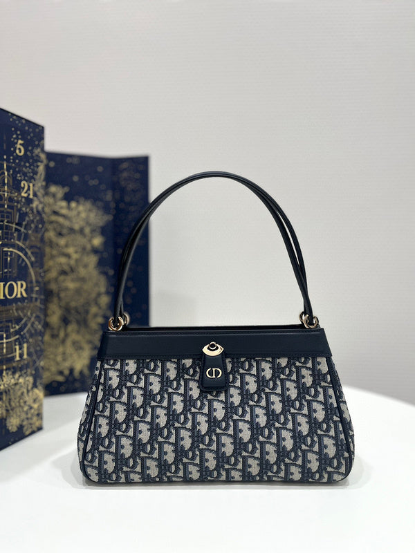 MC-Christian Dior-049
