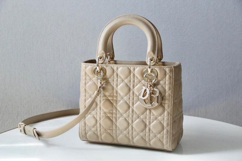 MC-Christian Dior-053