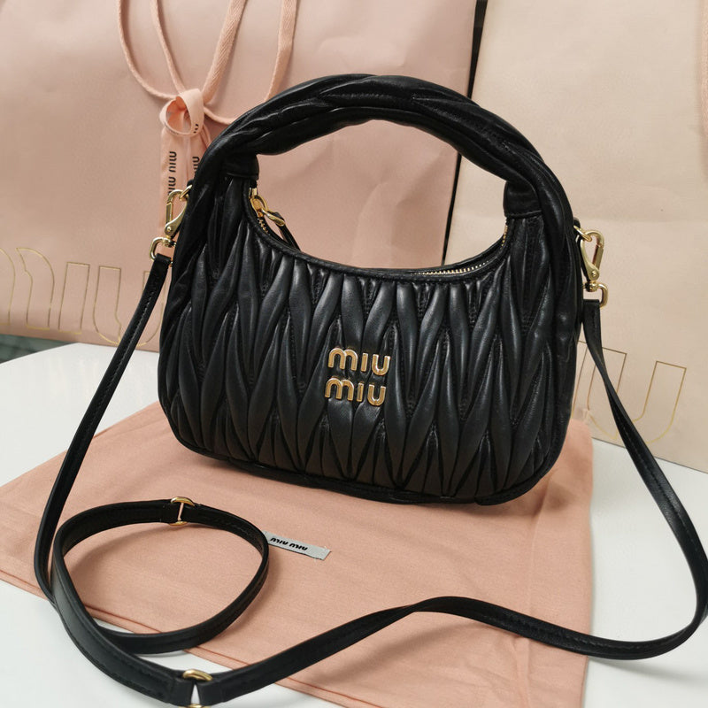MC-Miu Miu-010