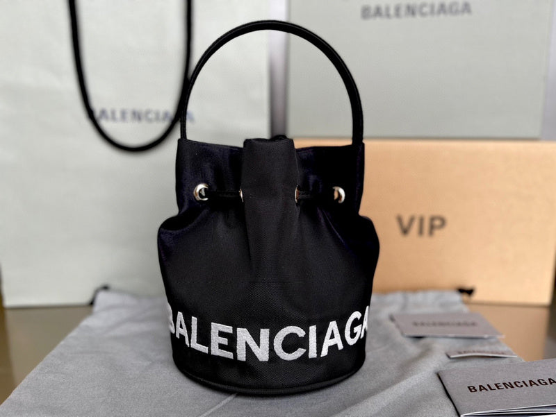 MC-Balenciaga-025