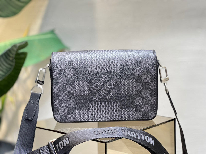 MC-LV-Bags-086