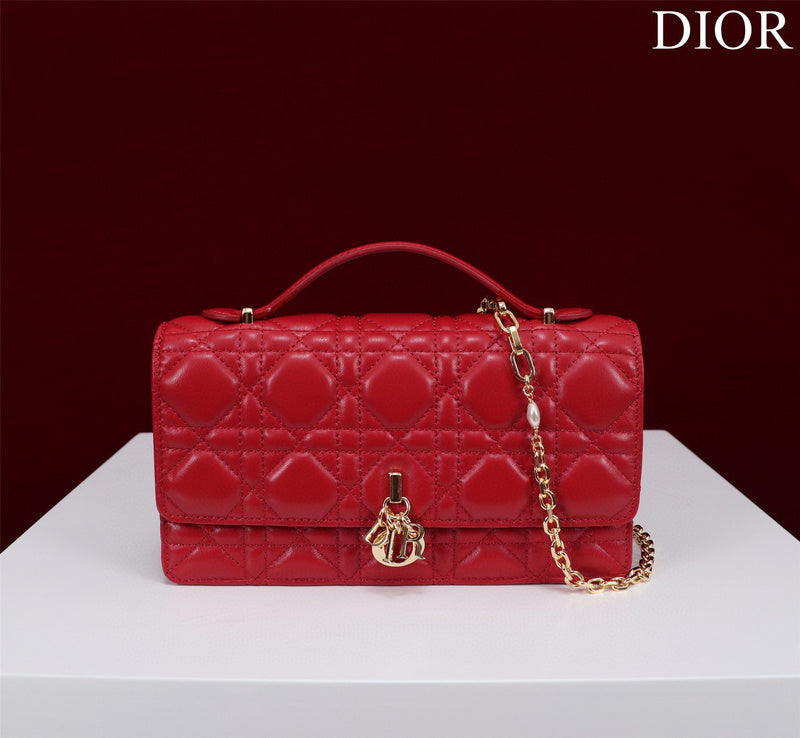 MC-Christian Dior-074