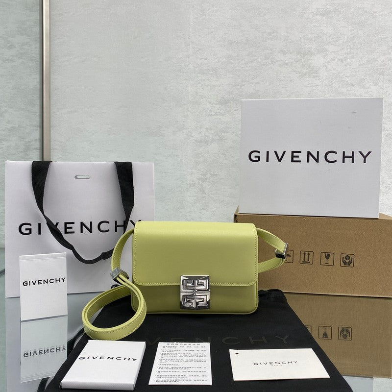 MC-GIVENCHY-013