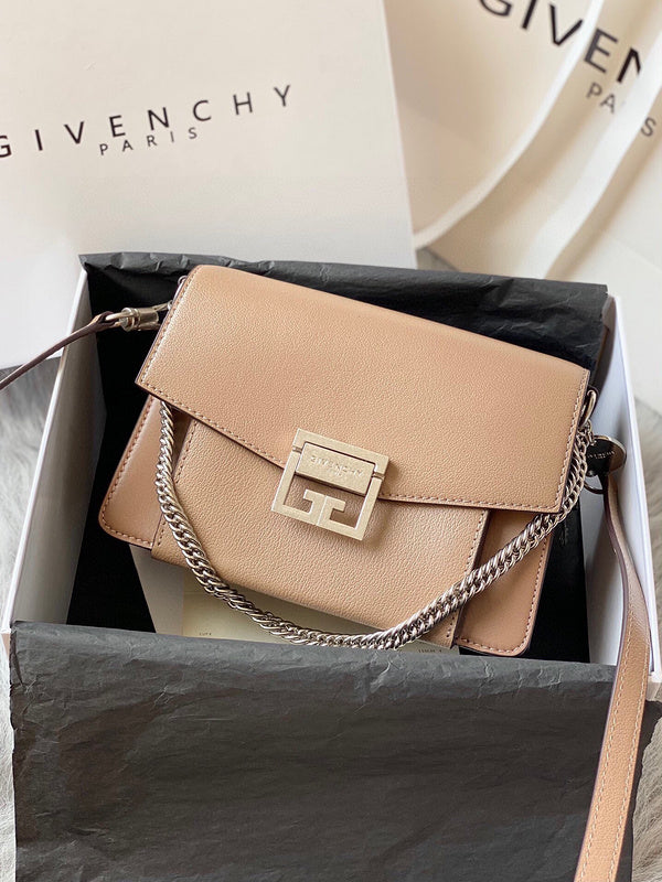 MC-GIVENCHY-016