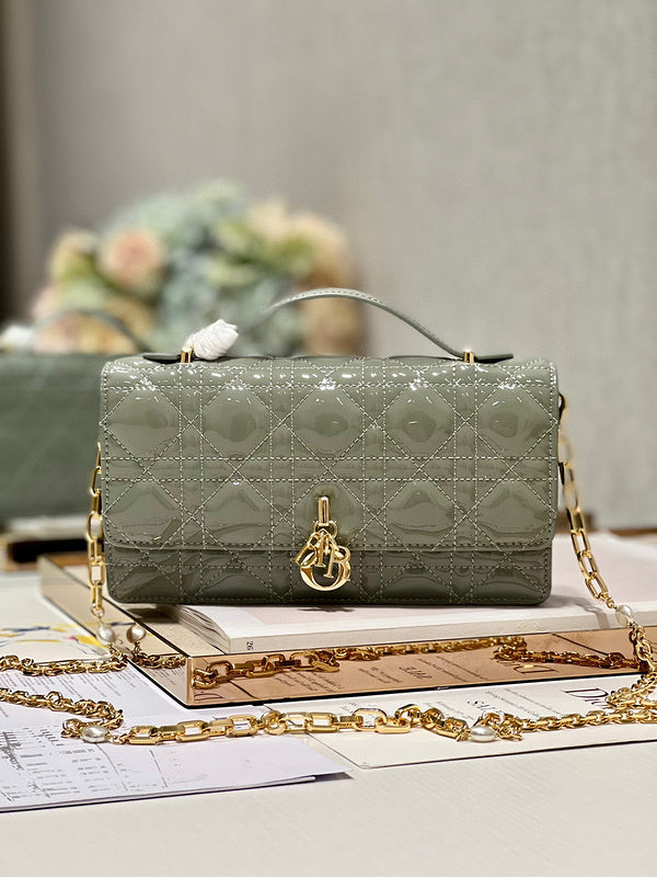 MC-Christian Dior-115
