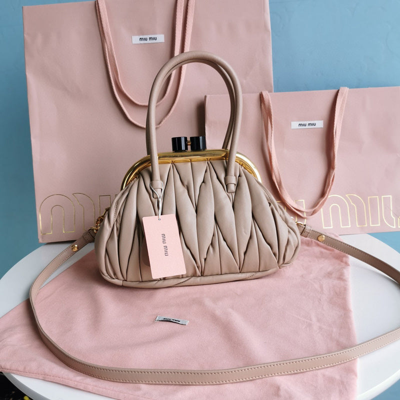 MC-Miu Miu-018