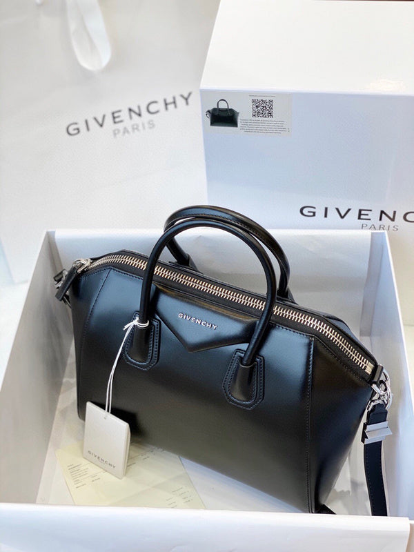 MC-GIVENCHY-019