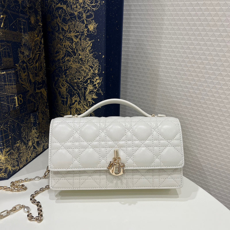 MC-Christian Dior-156