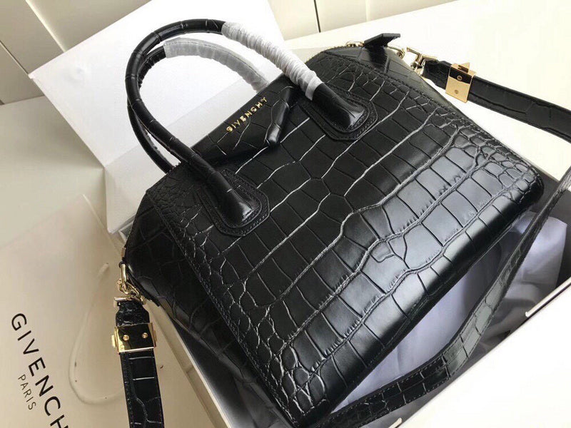MC-GIVENCHY-027