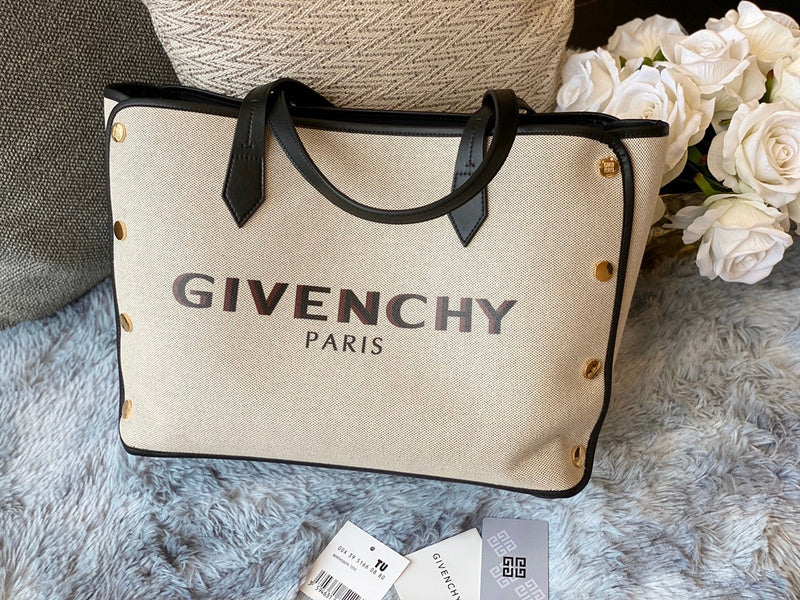MC-GIVENCHY-039