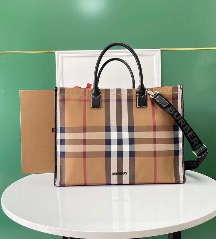 MC-Burberry-044