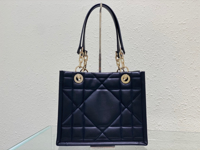 MC-Christian Dior-300
