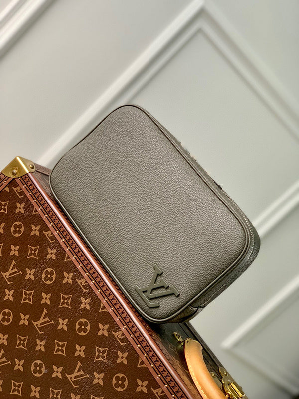 MC-LV-Bags-370