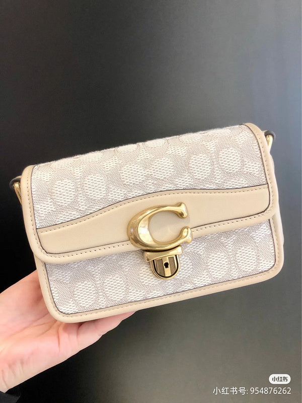 MC-Coach-030