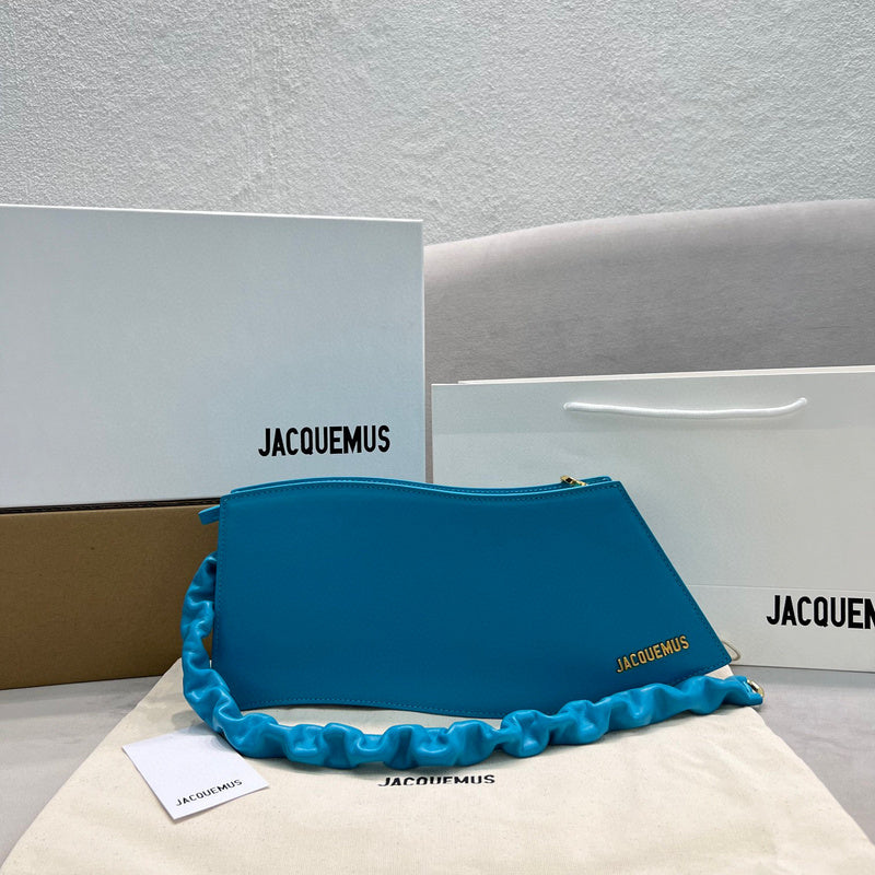 MC-JACQUEMUS-030