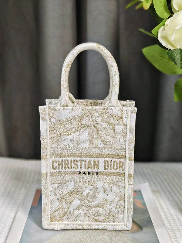 MC-Christian Dior-401