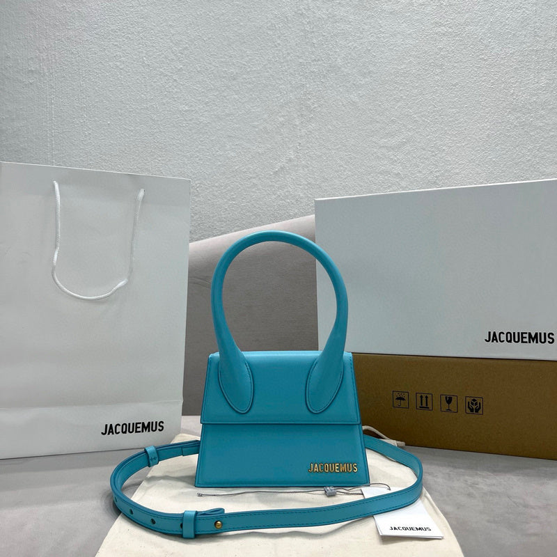 MC-JACQUEMUS-036