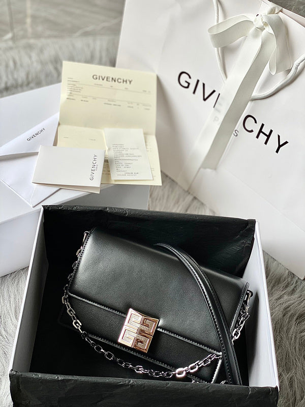 MC-GIVENCHY-061
