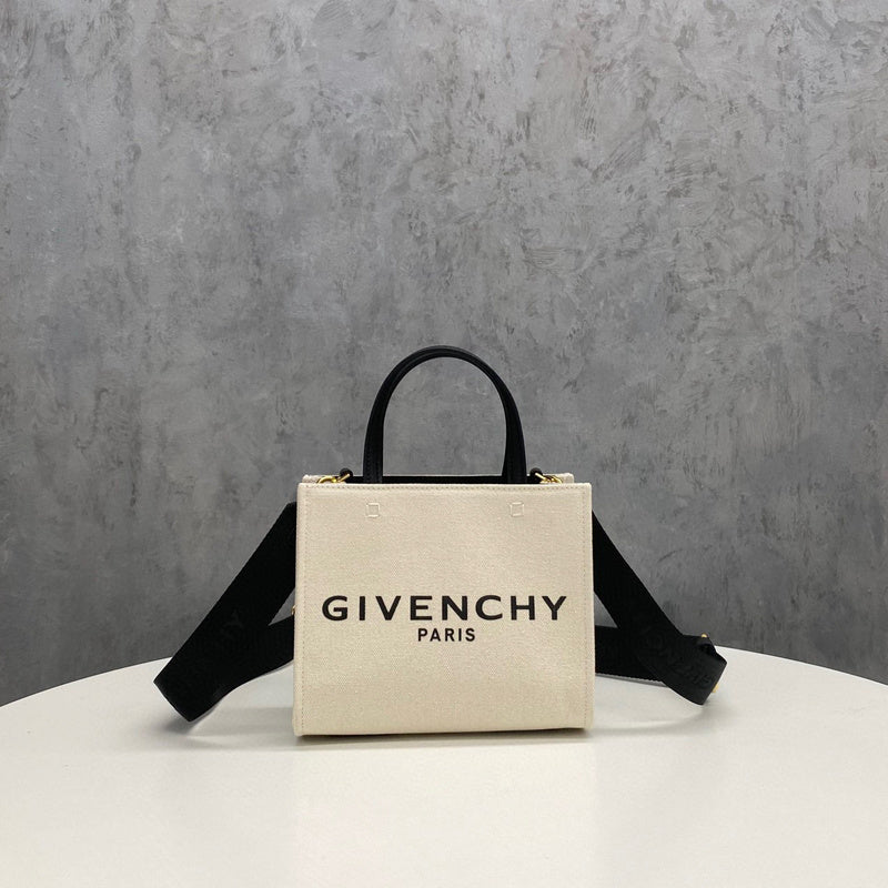 MC-GIVENCHY-067