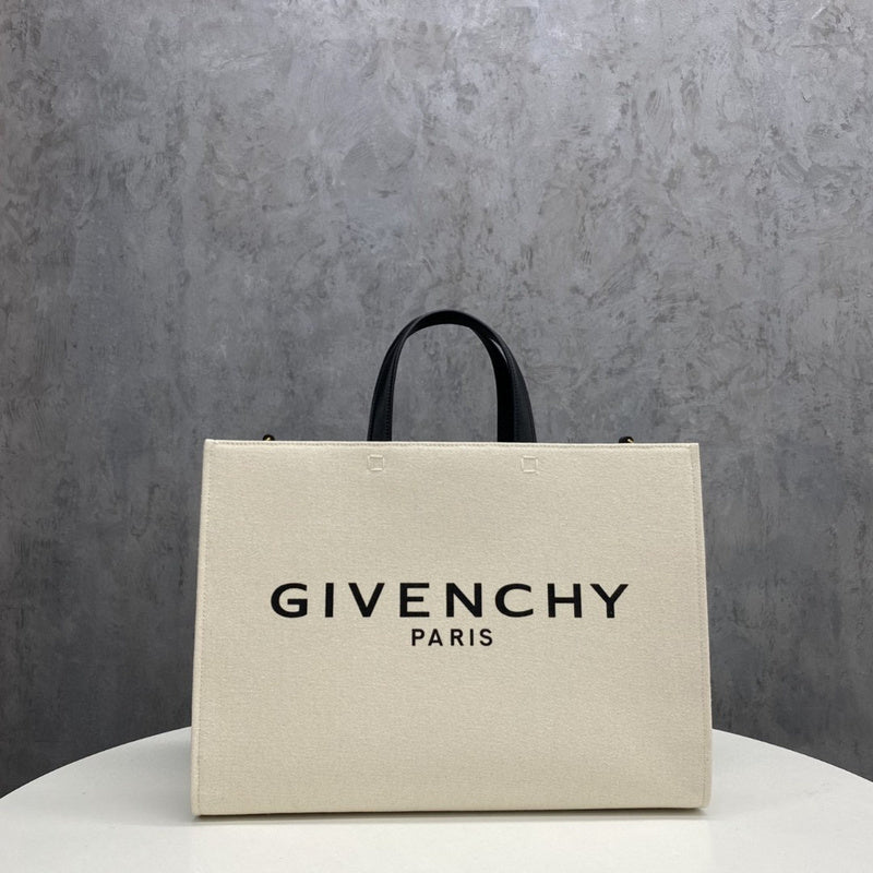 MC-GIVENCHY-068