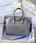 MC-GIVENCHY-070