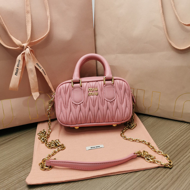 MC-Miu Miu-082