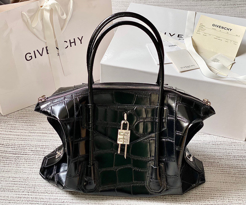 MC-GIVENCHY-073
