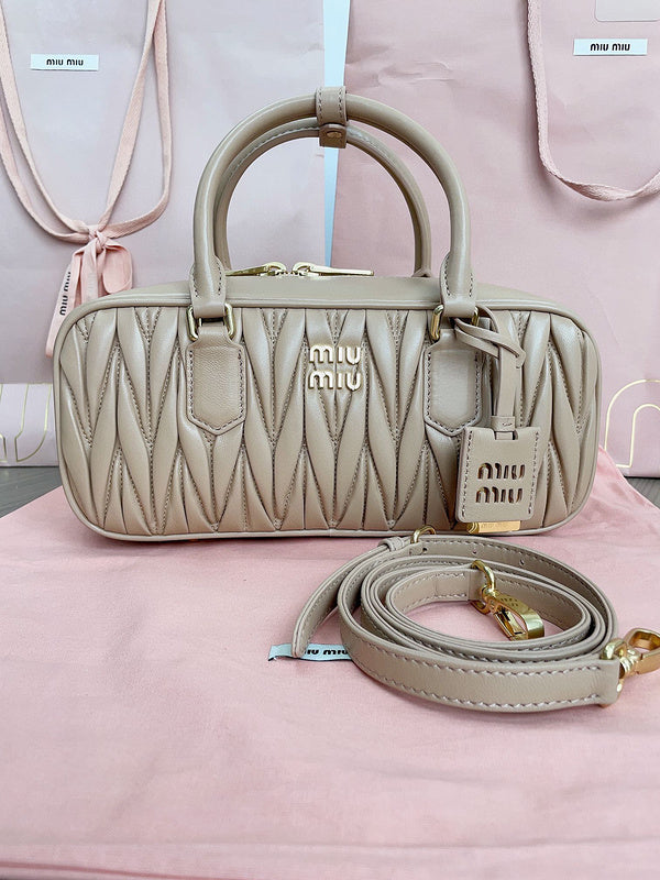 MC-Miu Miu-089
