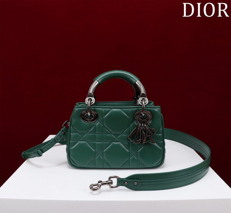 MC-Christian Dior-597