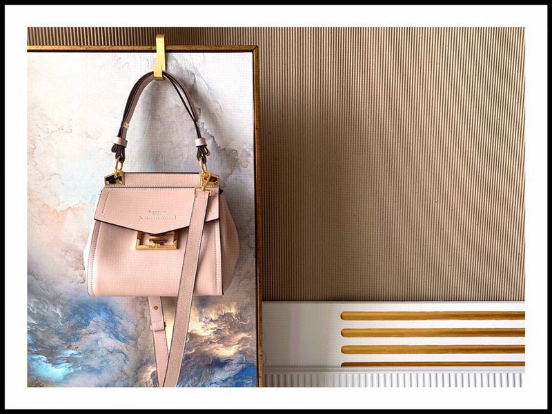 MC-GIVENCHY-083