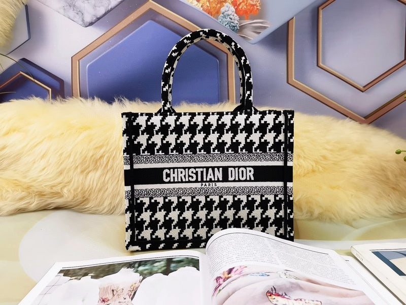 MC-Christian Dior-686
