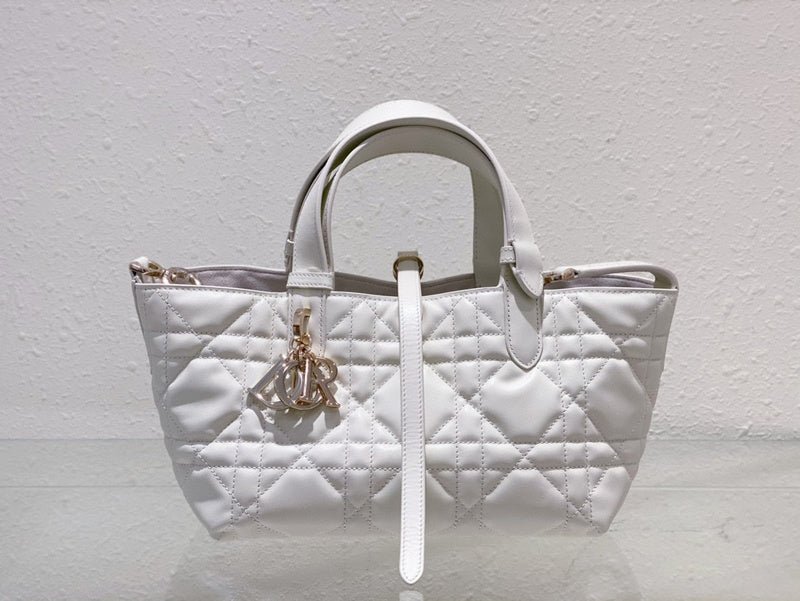 MC-Christian Dior-695