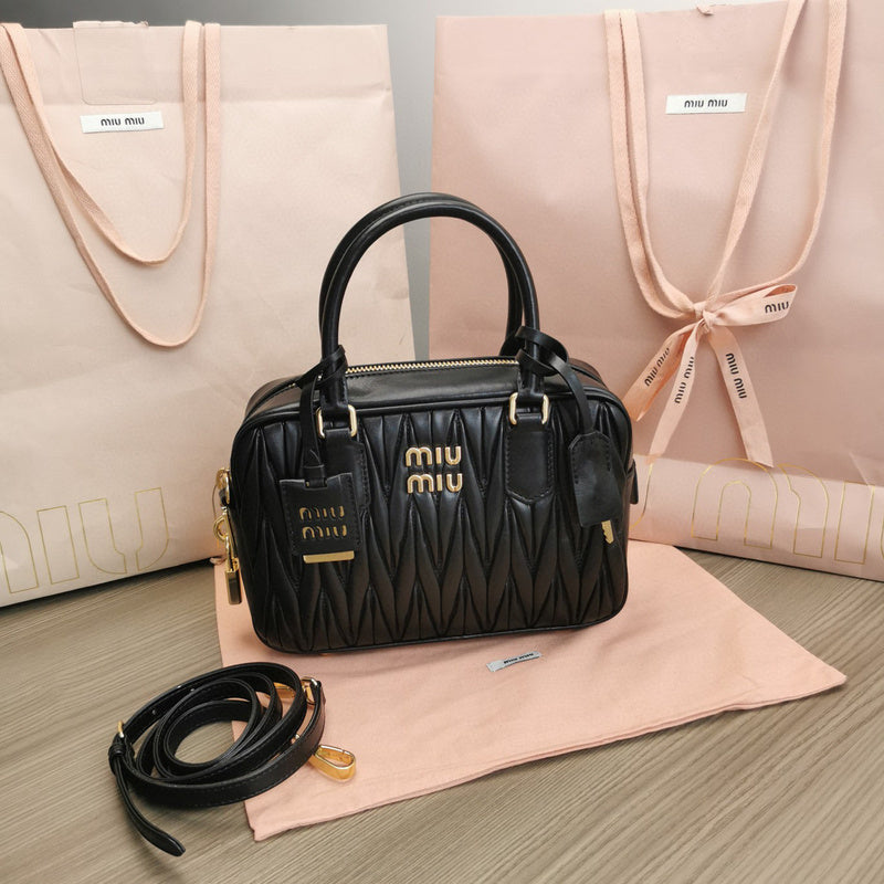 MC-Miu Miu-096