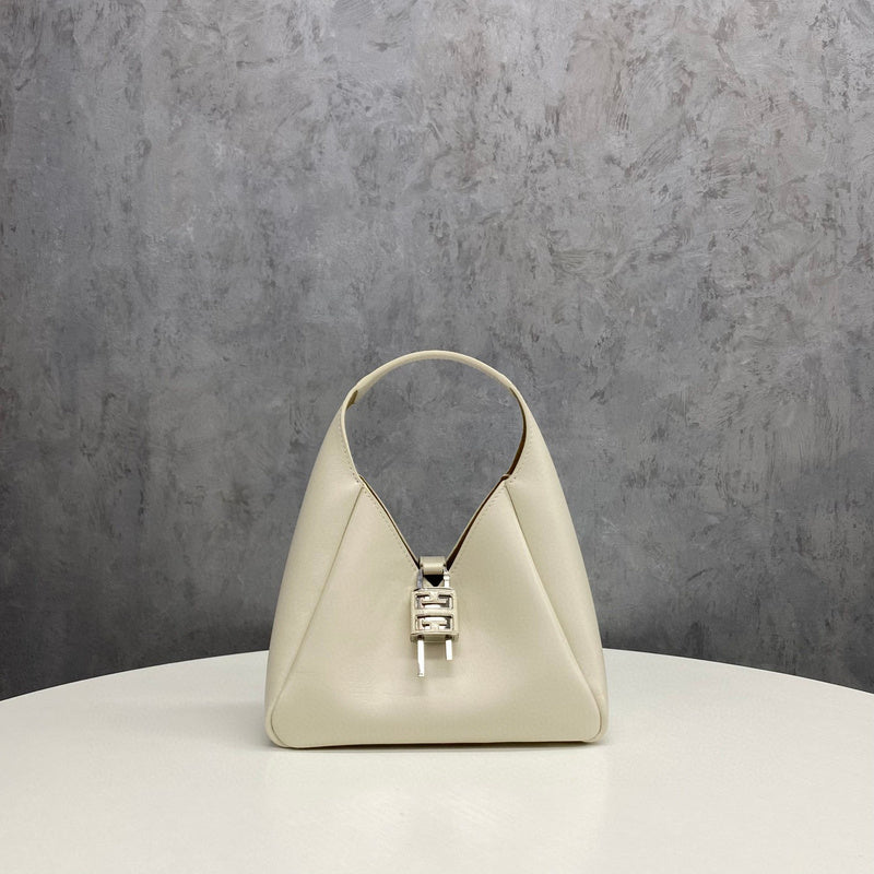 MC-GIVENCHY-093