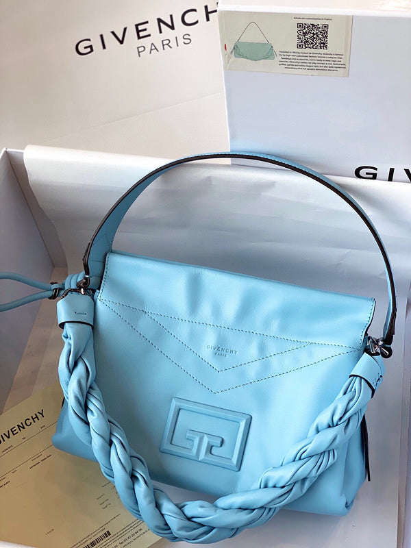 MC-GIVENCHY-094