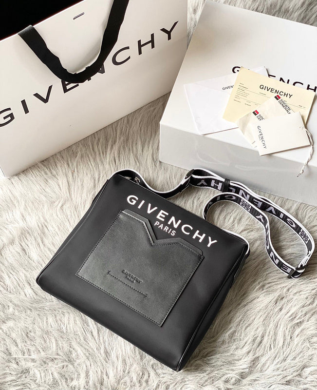 MC-GIVENCHY-102