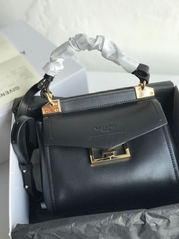 MC-GIVENCHY-106
