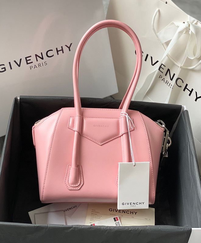 MC-GIVENCHY-113