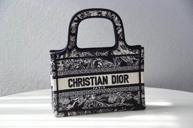 MC-Christian Dior-835