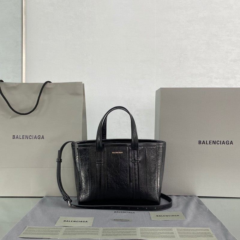 MC-Balenciaga-382