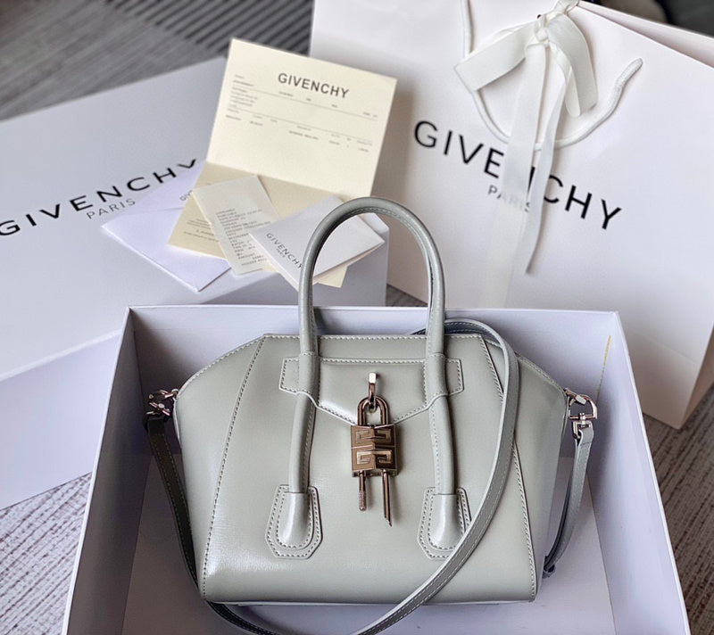 MC-GIVENCHY-117