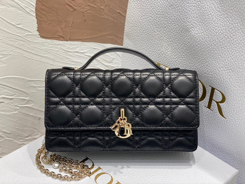 MC-Christian Dior-891