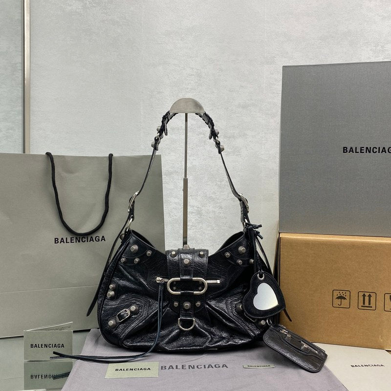 MC-Balenciaga-415