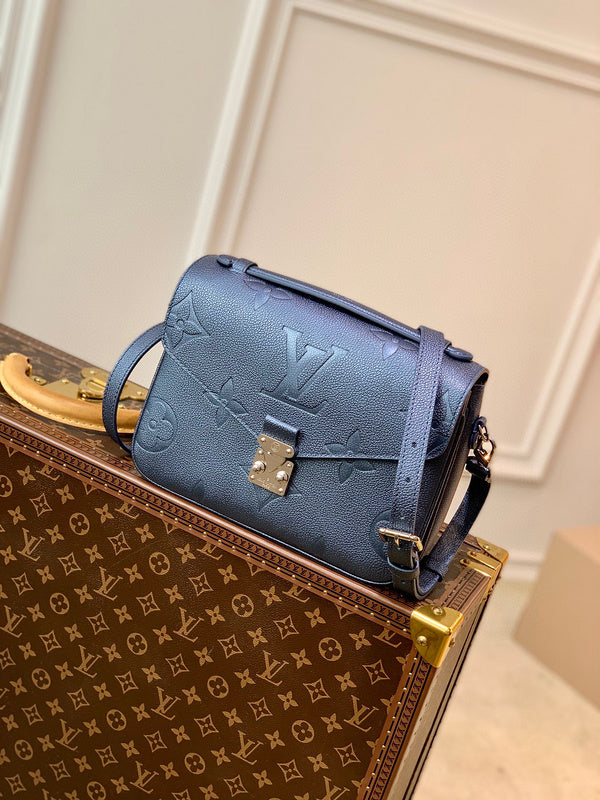MC-LV-Bags-1107