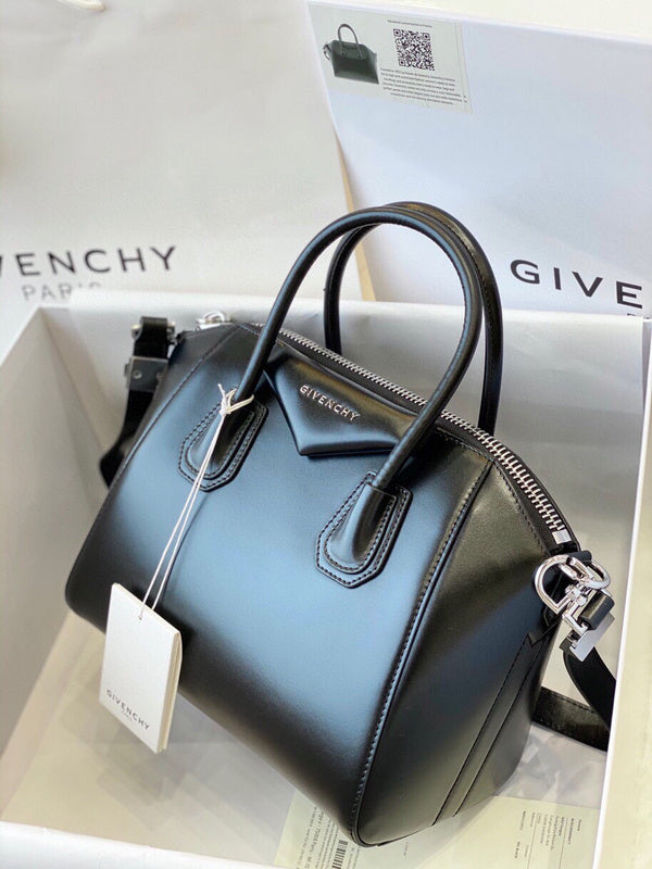 MC-GIVENCHY-144