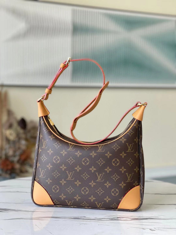 MC-LV-Bags-1118