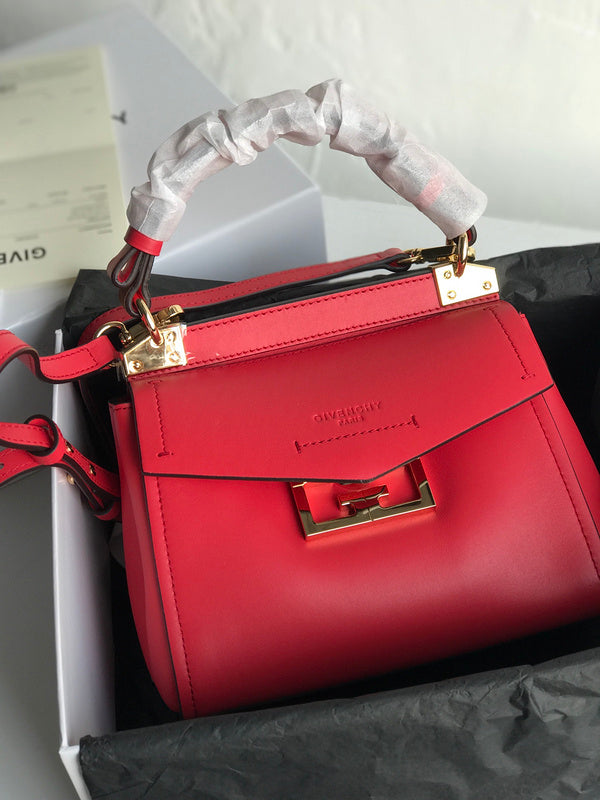MC-GIVENCHY-146
